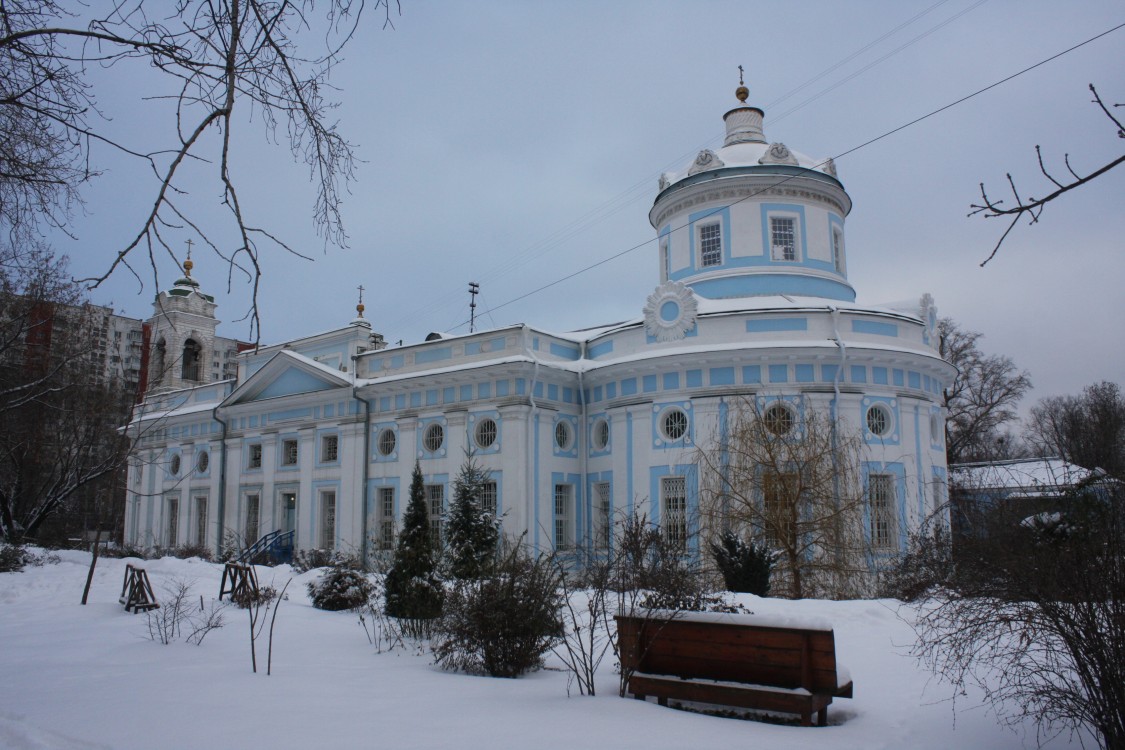 Храм сошествия святого духа на лазаревском кладбище