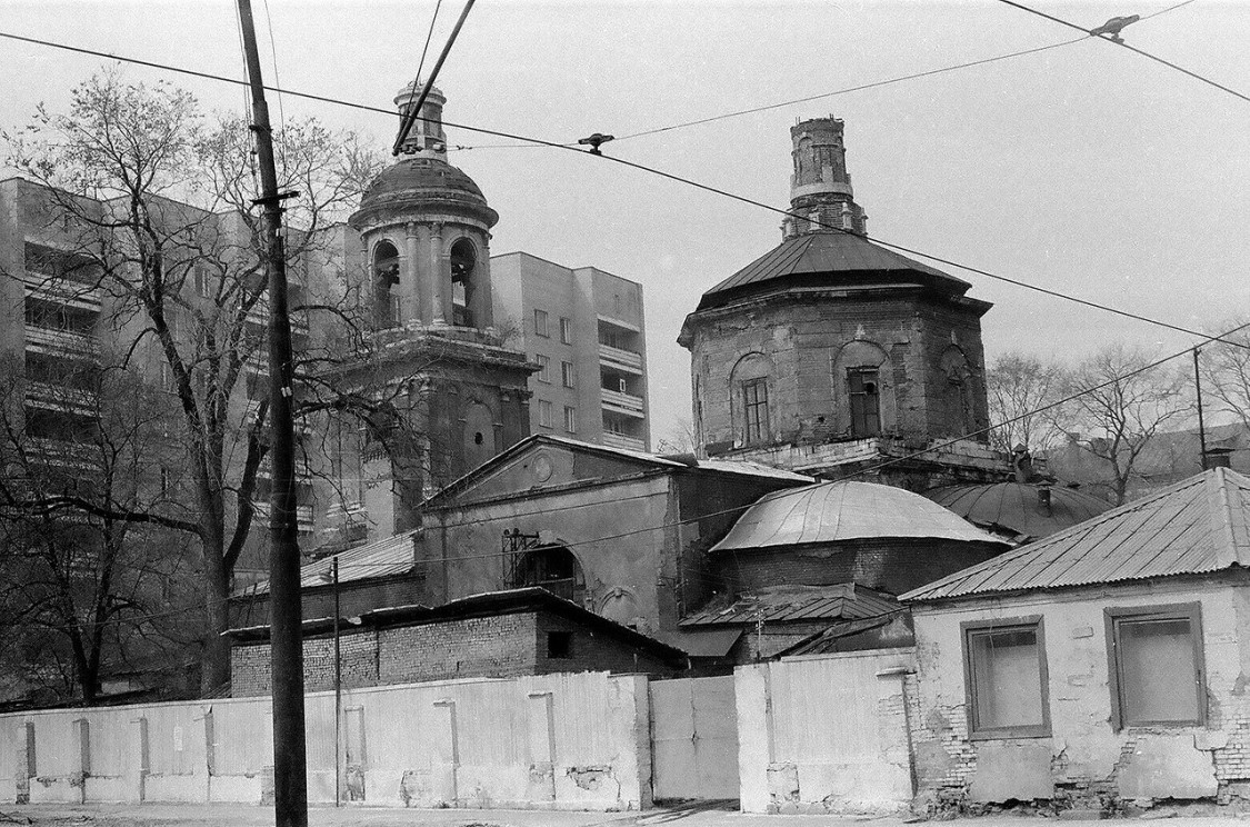 Церковь Тихвинской иконы Божией Матери в Сущёве, Тверской (Центральный административный округ (ЦАО), г. Москва). архивная фотография, Фото 1982 года из архива И.Нагайцев