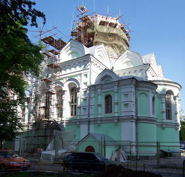 Церковь Троицы Живоначальной на Шаболовке, Якиманка (Центральный административный округ (ЦАО), г. Москва). фасады