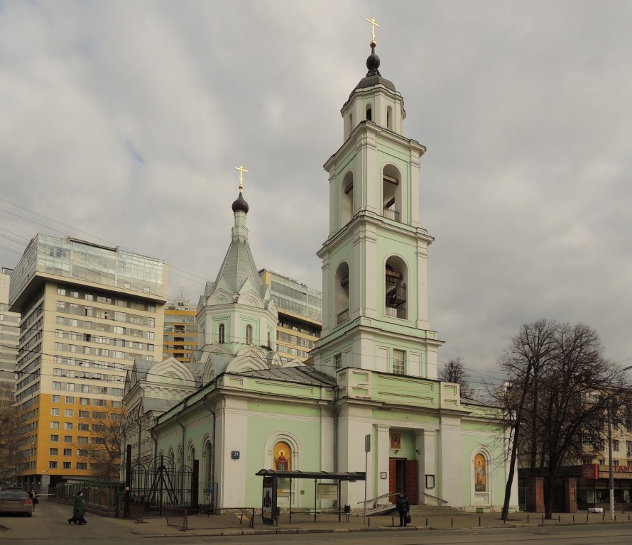Церковь Троицы Живоначальной на Шаболовке, Якиманка (Центральный административный округ (ЦАО), г. Москва). фасады