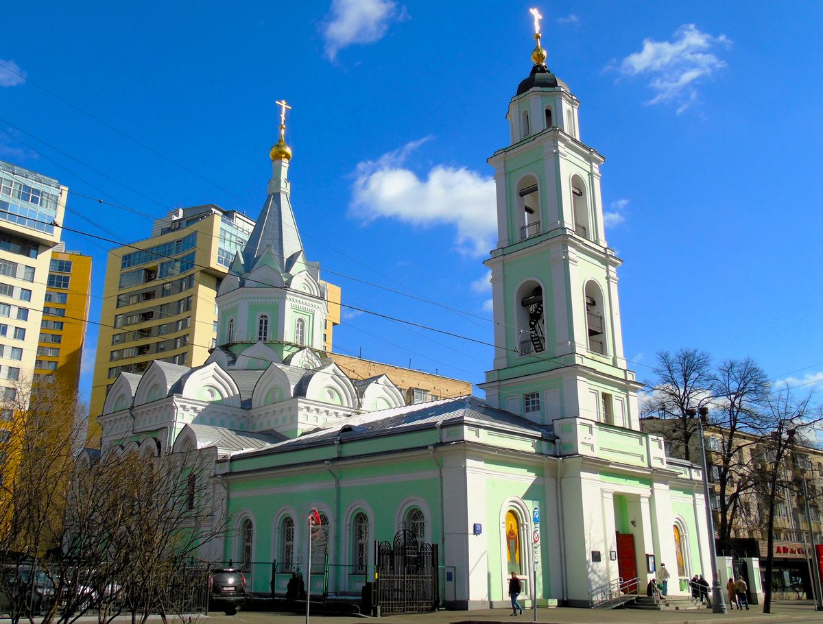 Церковь Троицы Живоначальной на Шаболовке, Якиманка (Центральный административный округ (ЦАО), г. Москва). фасады