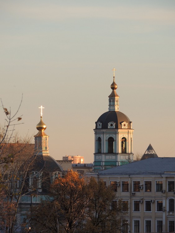 Церковь Николая Чудотворца (Преображения Господня) в Заяицком, Замоскворечье (Центральный административный округ (ЦАО), г. Москва). архитектурные детали, вид  улицы Варварка
