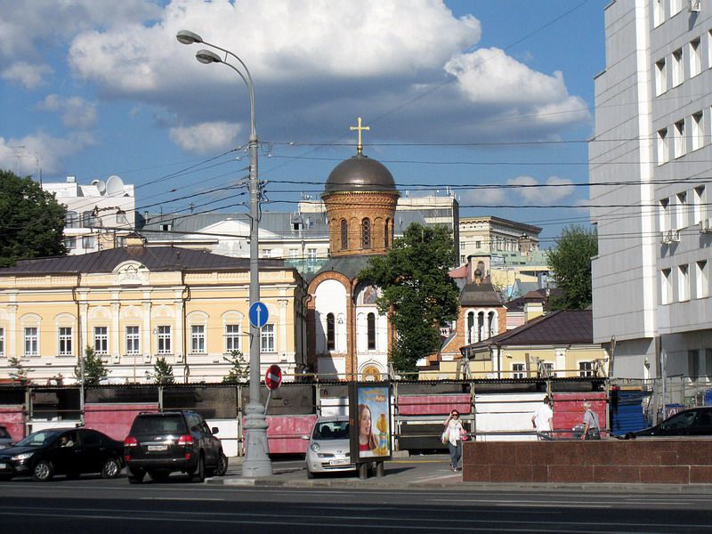 Церковь Иверской иконы Божией Матери при детской больнице №20 (быв. Иверской общине сестер милосердия), Якиманка (Центральный административный округ (ЦАО), г. Москва). дополнительная информация, Москва. Церковь Иверской иконы Божией Матери. Вид со стороны ул. Большая Якиманка.