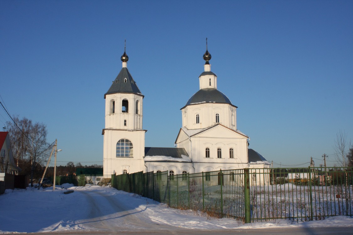 Церковь Богоявления Господня (Космы и Дамиана) в Заречье, Верея (Наро-Фоминский городской округ, Московская область). фасады