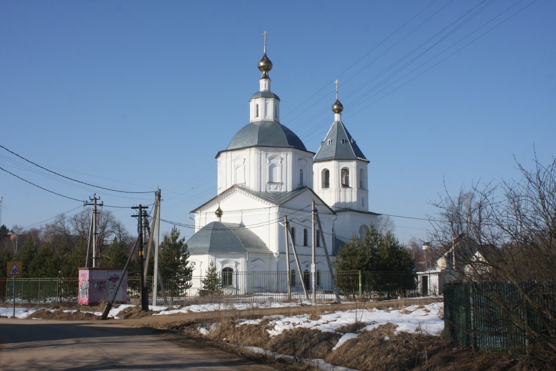 Верея. Церковь Богоявления Господня (Космы и Дамиана) в Заречье. фасады