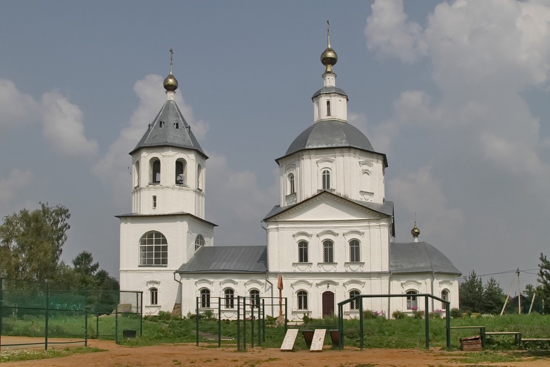 Церковь Богоявления Господня (Космы и Дамиана) в Заречье, Верея (Наро-Фоминский городской округ, Московская область). фасады