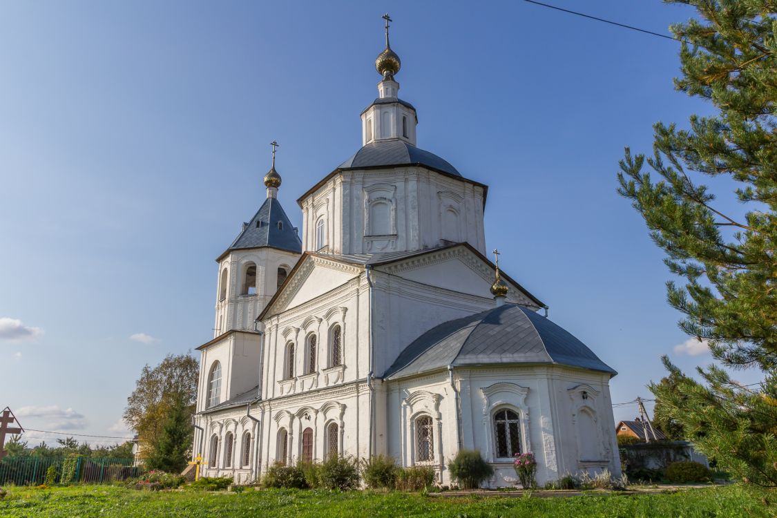 Церковь Богоявления Господня (Космы и Дамиана) в Заречье, Верея (Наро-Фоминский городской округ, Московская область). фасады, Вид с юго-запада