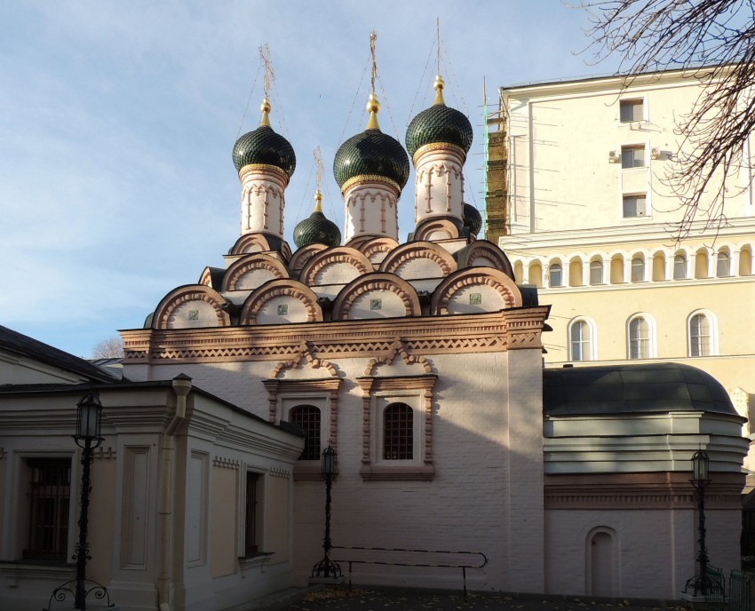 Якиманка. Церковь Софии, Премудрости Божией в Средних Садовниках. фасады