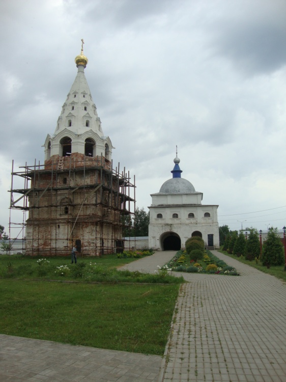 Можайск. Лужецкий Ферапонтов монастырь. Колокольня. документальные фотографии