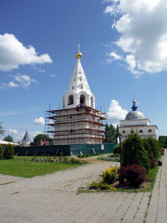 Можайск. Лужецкий Ферапонтов монастырь. Колокольня. документальные фотографии