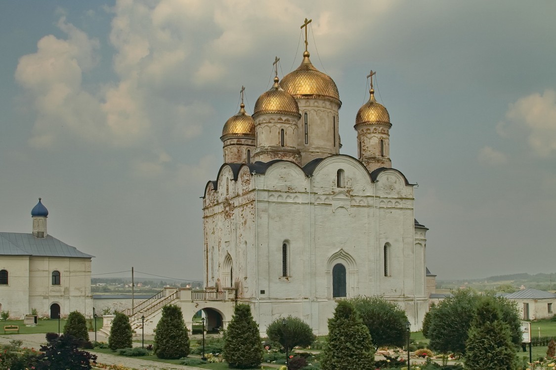Лужецкий Ферапонтов монастырь. Собор Рождества Пресвятой Богородицы, Можайск (Можайский городской округ, Московская область). общий вид в ландшафте