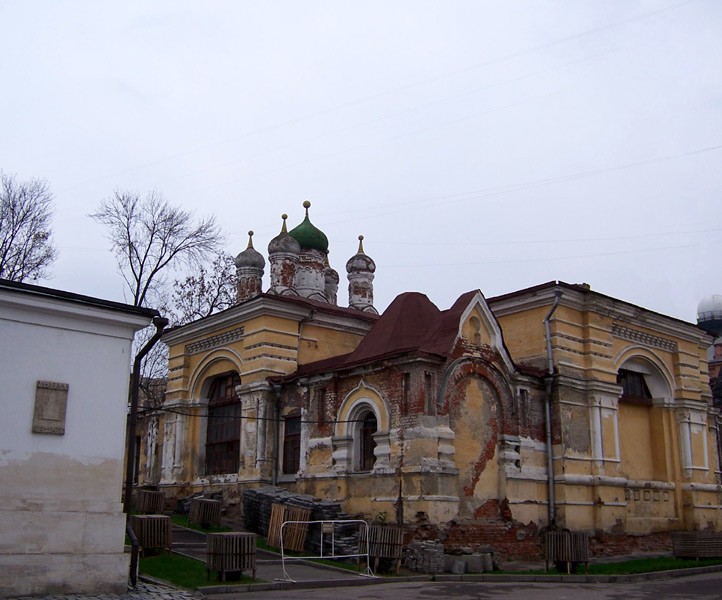 Мещанский. Богородице-Рождественский монастырь. Церковь Иоанна Златоуста. фасады