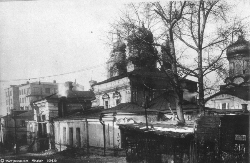 Богородице-Рождественский монастырь. Церковь Иоанна Златоуста, Мещанский (Центральный административный округ (ЦАО), г. Москва). архивная фотография,  Фото с сайта pastvu.ru Фото 1940-х годов 