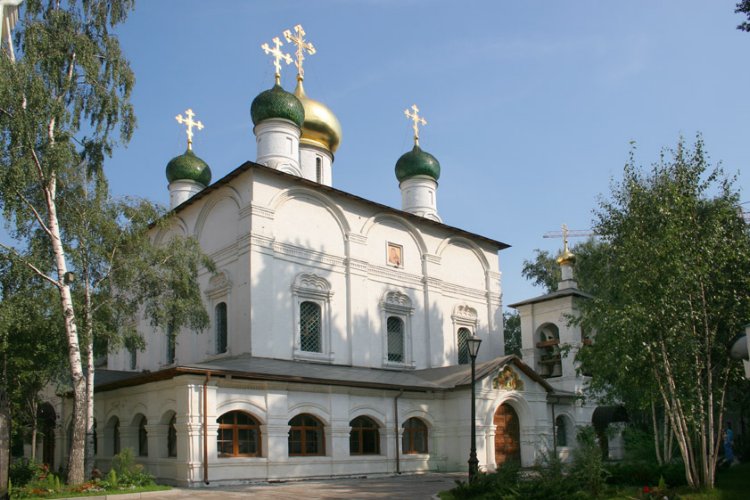 Мещанский. Сретенский монастырь. Собор Сретения Владимирской иконы Божией Матери. общий вид в ландшафте