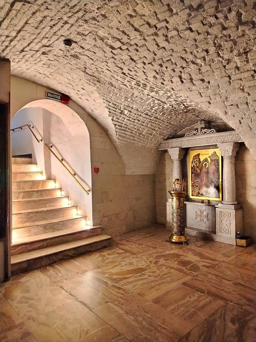 Крипта собора, интерьер и убранство. Сретенский монастырь. Собор Сретения Владимирской иконы Божией Матери, Мещанский (Центральный административный округ (ЦАО), г. Москва)