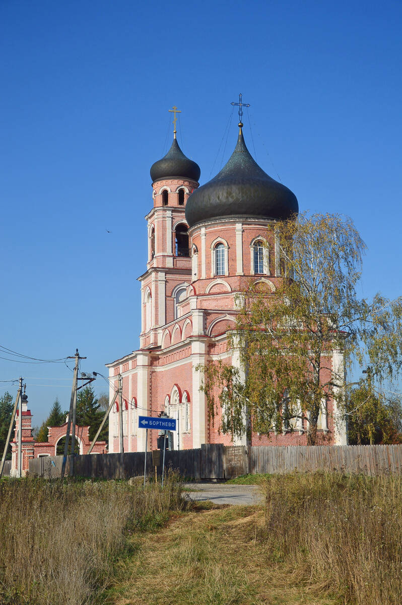 Церковь Воздвижения Креста Господня, Сокольниково (Домодедовский городской округ, Московская область). фасады