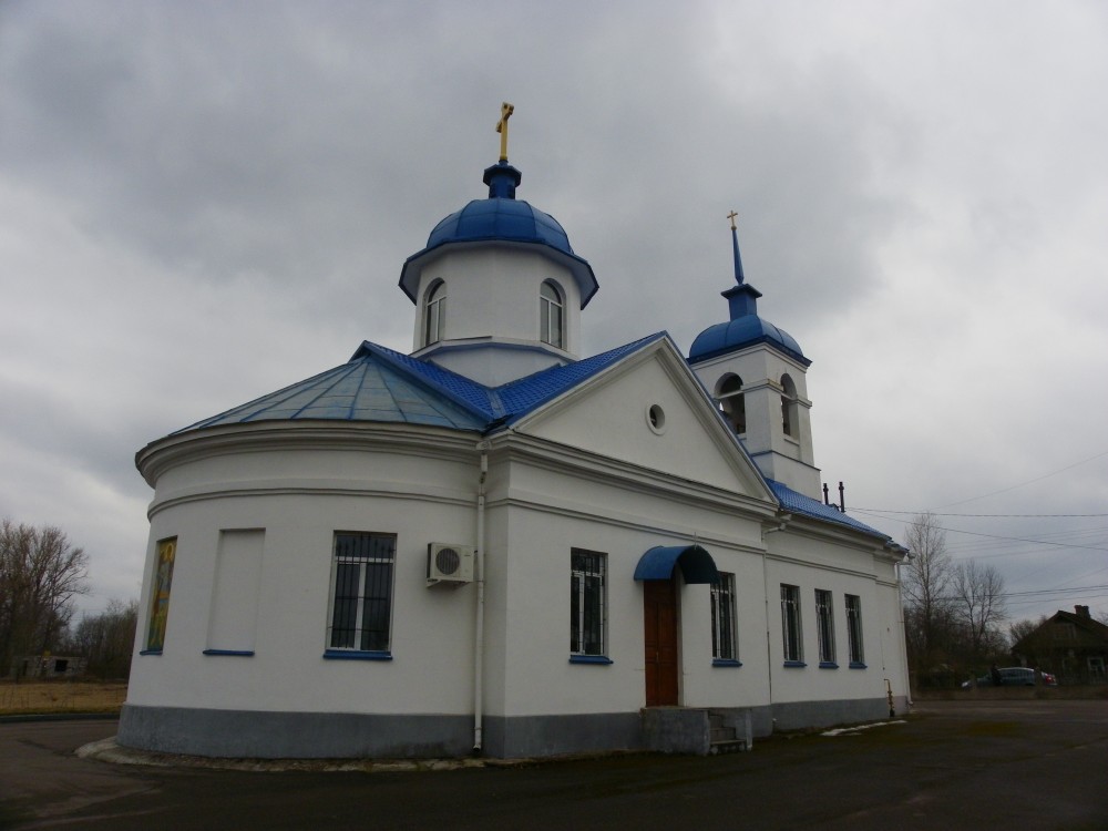 Волхов, город. Церковь Михаила Архангела. фасады