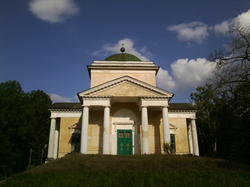 Прямухино. Церковь Троицы Живоначальной. фасады