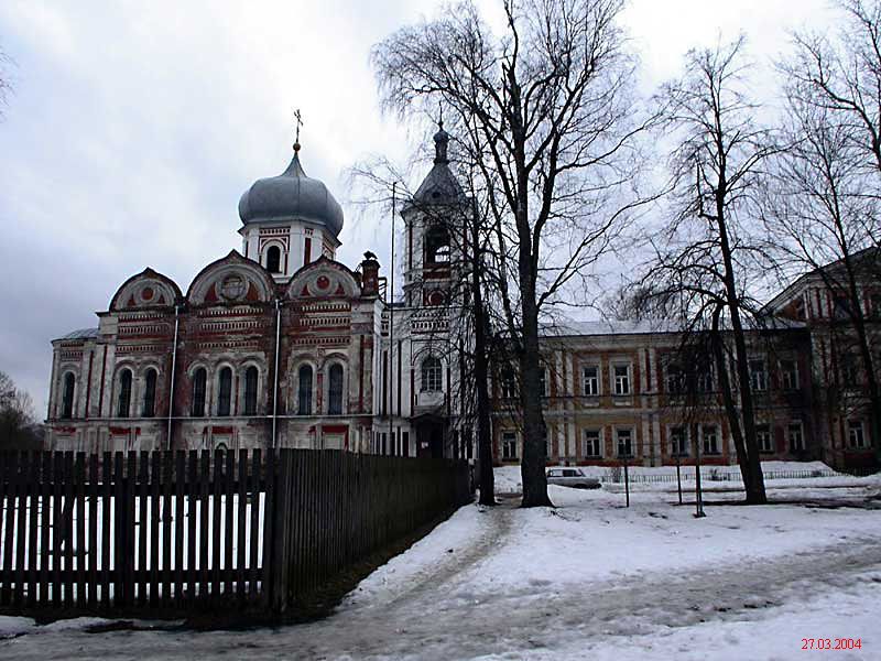 Вышний Волочёк. Церковь Успения Пресвятой Богородицы. фасады