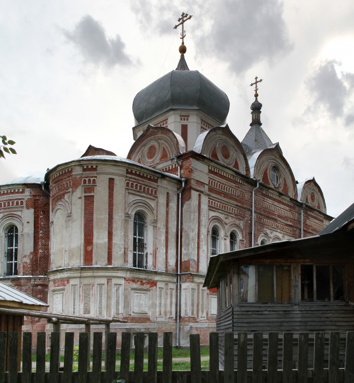 Церковь Успения Пресвятой Богородицы, Вышний Волочёк (Вышневолоцкий район и г. Вышний Волочёк, Тверская область). фасады