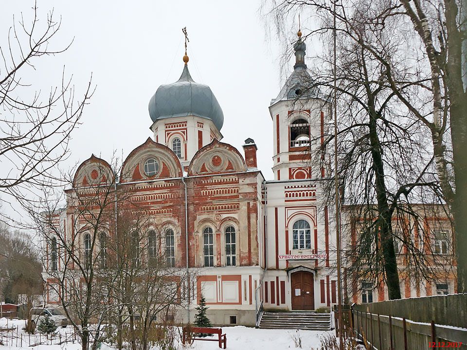 Вышний Волочёк. Церковь Успения Пресвятой Богородицы. фасады