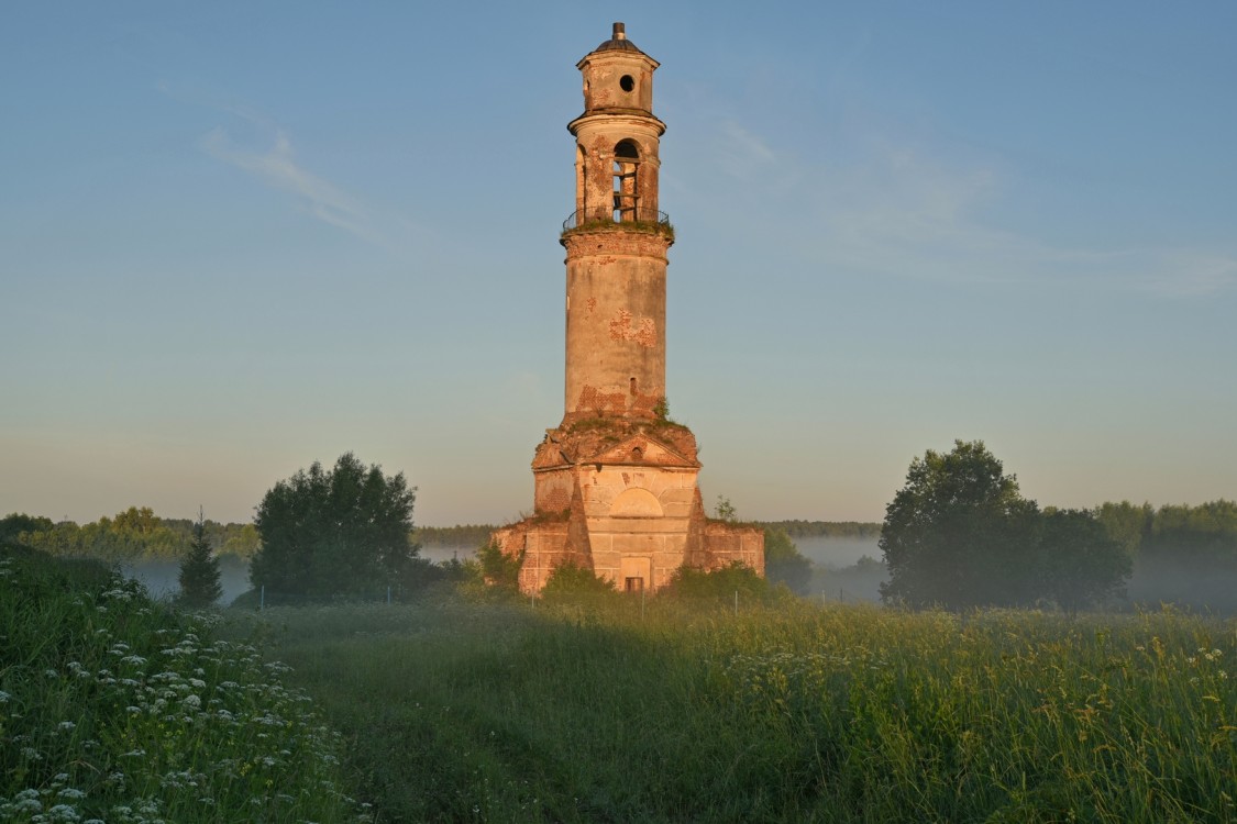 Церковь Казанской иконы Божией Матери, Арпачёво (Торжокский район и г. Торжок, Тверская область). общий вид в ландшафте, Вид на колокольню с северо-востока