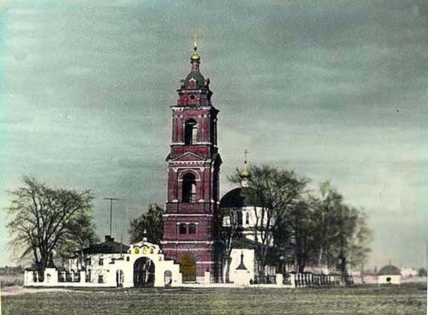 Церковь Троицы Живоначальной, Дрезна (Орехово-Зуевский городской округ, Московская область). архивная фотография, Раскрашенная фотография 1900-х гг.