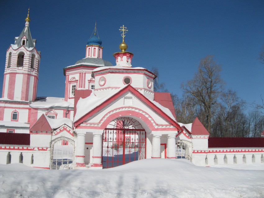 Церковь Всех Святых, Эдемское (Камешковский район, Владимирская область). фасады, южные святые врата .южный фасад