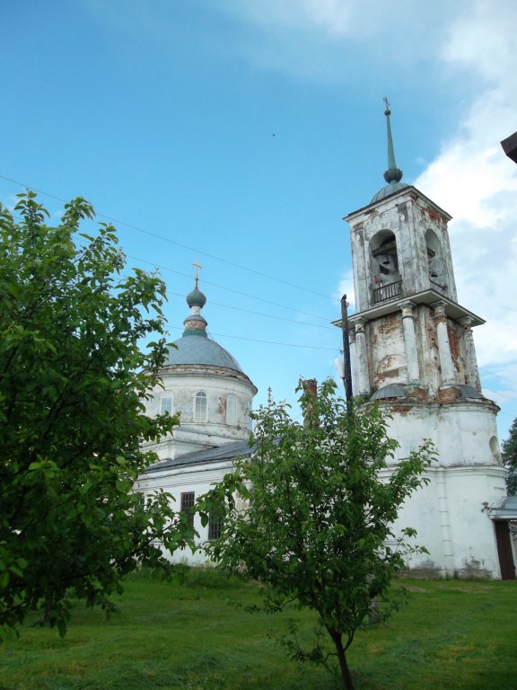 Церковь Троицы Живоначальной, Горки (Камешковский район, Владимирская область). фасады, Общий вид с северо-запада