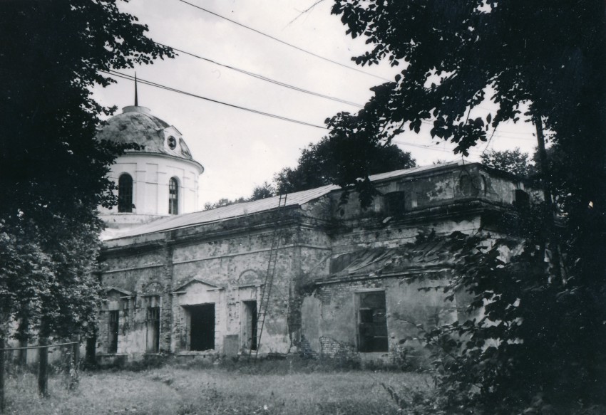 Патакино. Церковь Троицы Живоначальной. фасады