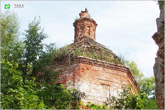 Церковь Воскресения Христова, Нестерково (Камешковский район, Владимирская область). фасады, Завершение основного объема