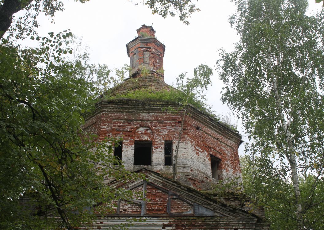 Церковь Воскресения Христова, Нестерково (Камешковский район, Владимирская область). архитектурные детали, Завершение основного объема, вид с севера