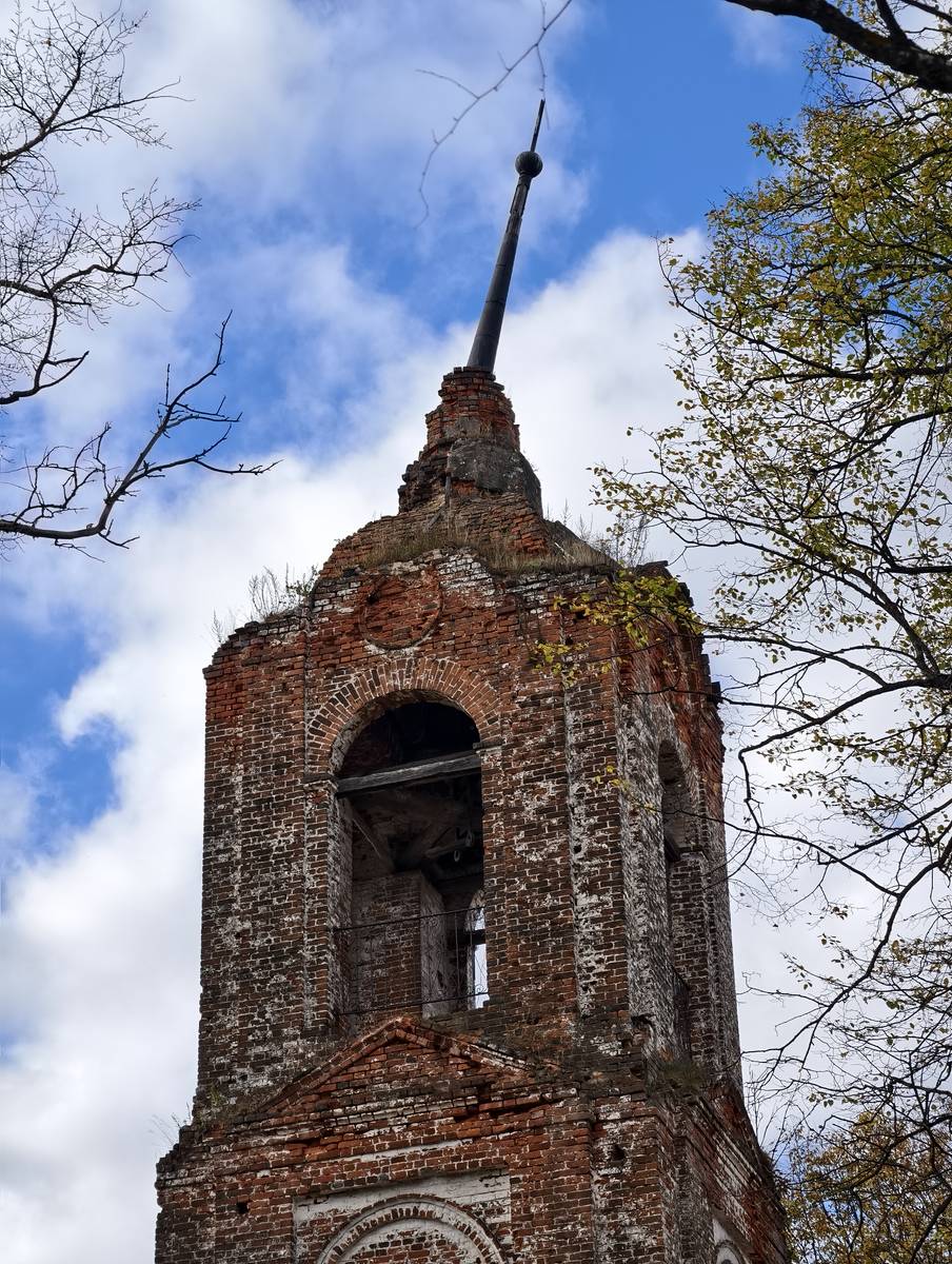 Церковь Воскресения Христова, Нестерково (Камешковский район, Владимирская область). архитектурные детали, Верхний ярус колокольни со шпилем