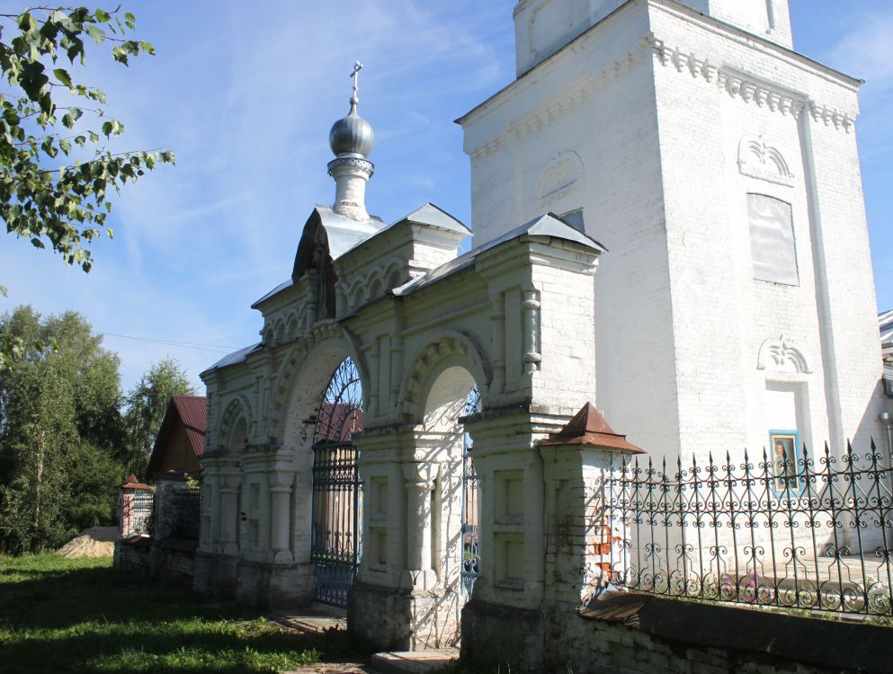 Церковь Михаила Архангела, Второво (Камешковский район, Владимирская область). дополнительная информация, Западные ворота ограды