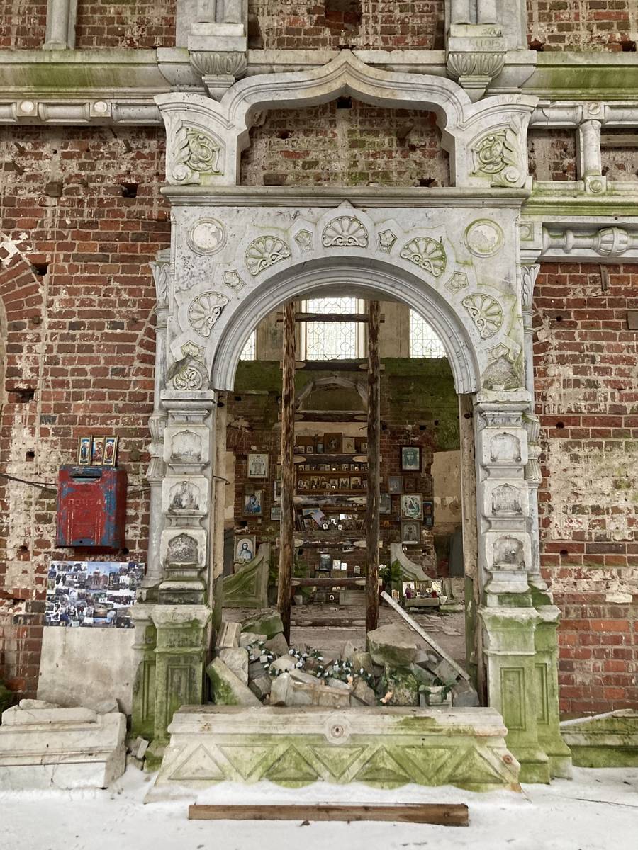 Царские врата главного алтаря, интерьер и убранство. Рдейский монастырь. Собор Успения Пресвятой Богородицы, Рдейская пустынь (Холмский район, Новгородская область)