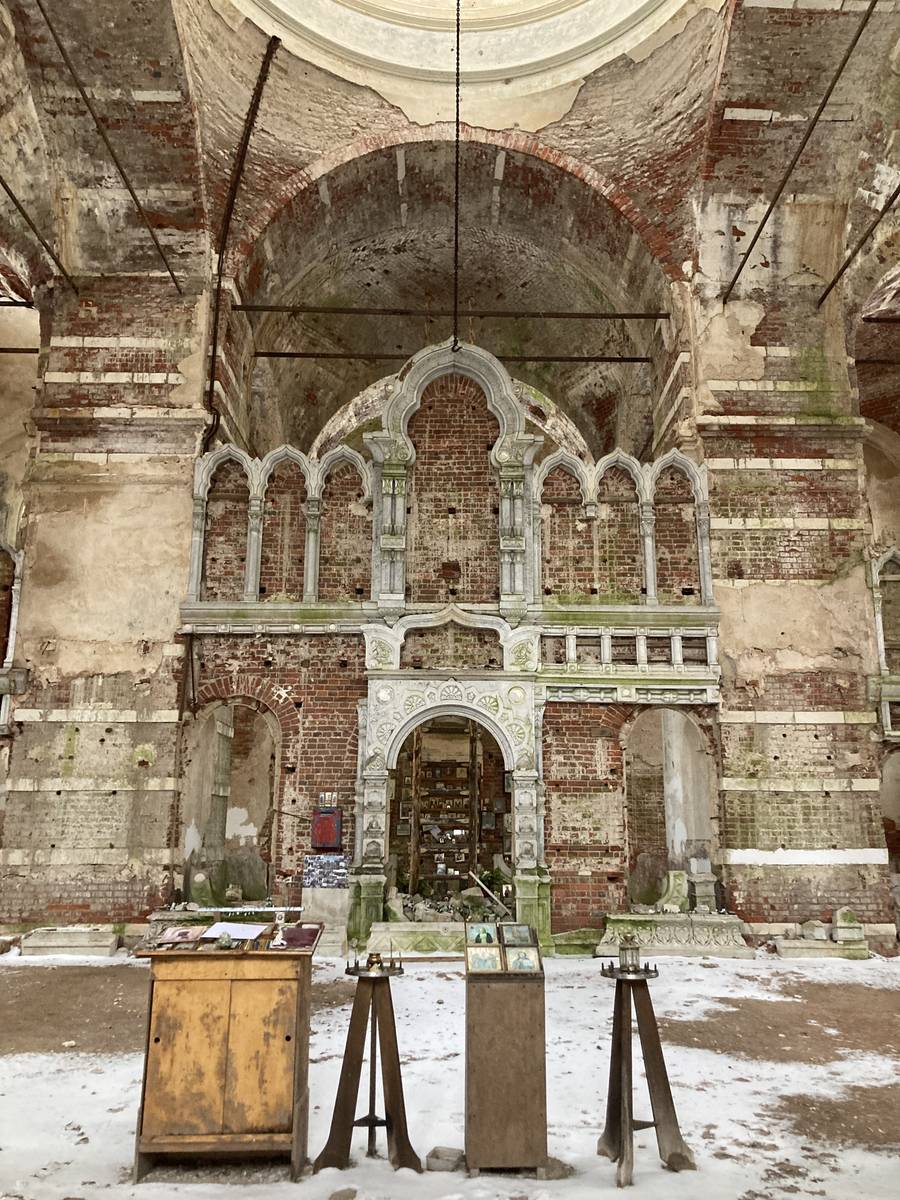 Вид с юга, интерьер и убранство. Рдейский монастырь. Собор Успения Пресвятой Богородицы, Рдейская пустынь (Холмский район, Новгородская область)