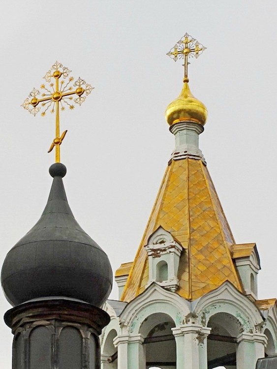 Церковь Николая Чудотворца на Трёх Горах (в Новом Ваганькове), Пресненский (Центральный административный округ (ЦАО), г. Москва). архитектурные детали, Церковь Николы Чудотворца на Трех Горах.Главка придела и шатер колокольни храма.
