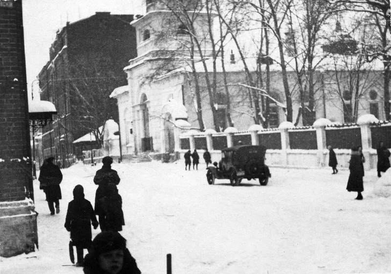 Церковь Рождества Иоанна Предтечи на Пресне, Пресненский (Центральный административный округ (ЦАО), г. Москва). архивная фотография, Кадр из х/ф 