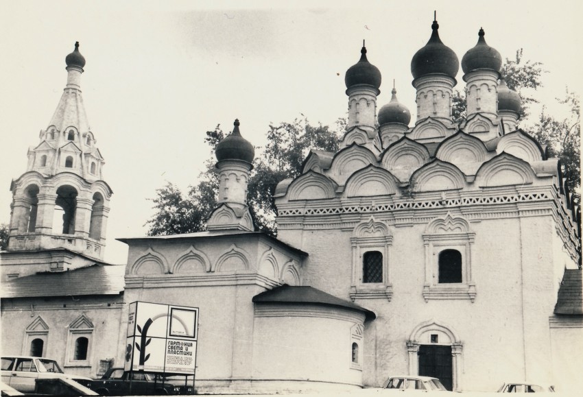 Арбат. Церковь Симеона Столпника (Введения во храм Пресвятой Богородицы) на Поварской. фасады, Еще без крестов