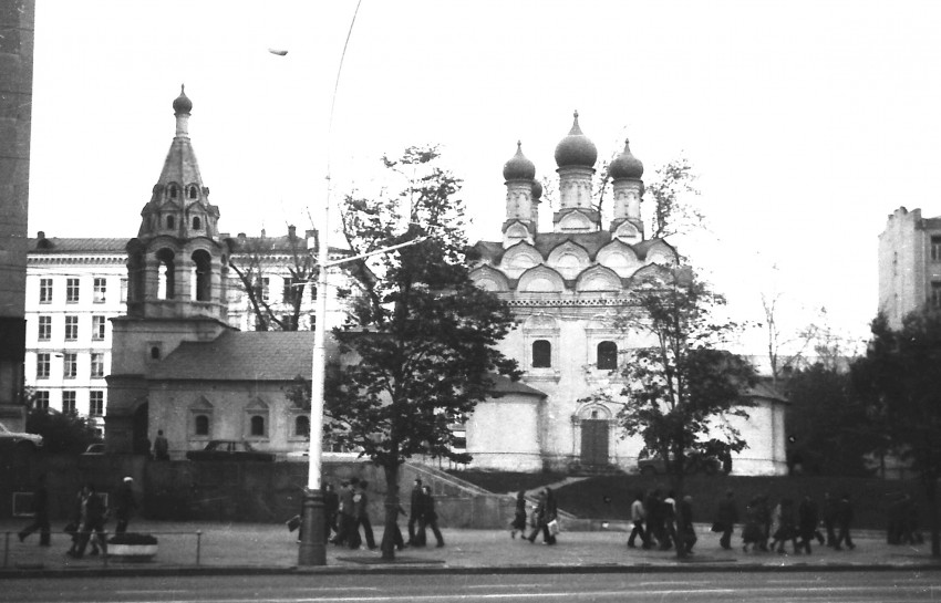 Арбат. Церковь Симеона Столпника (Введения во храм Пресвятой Богородицы) на Поварской. фасады