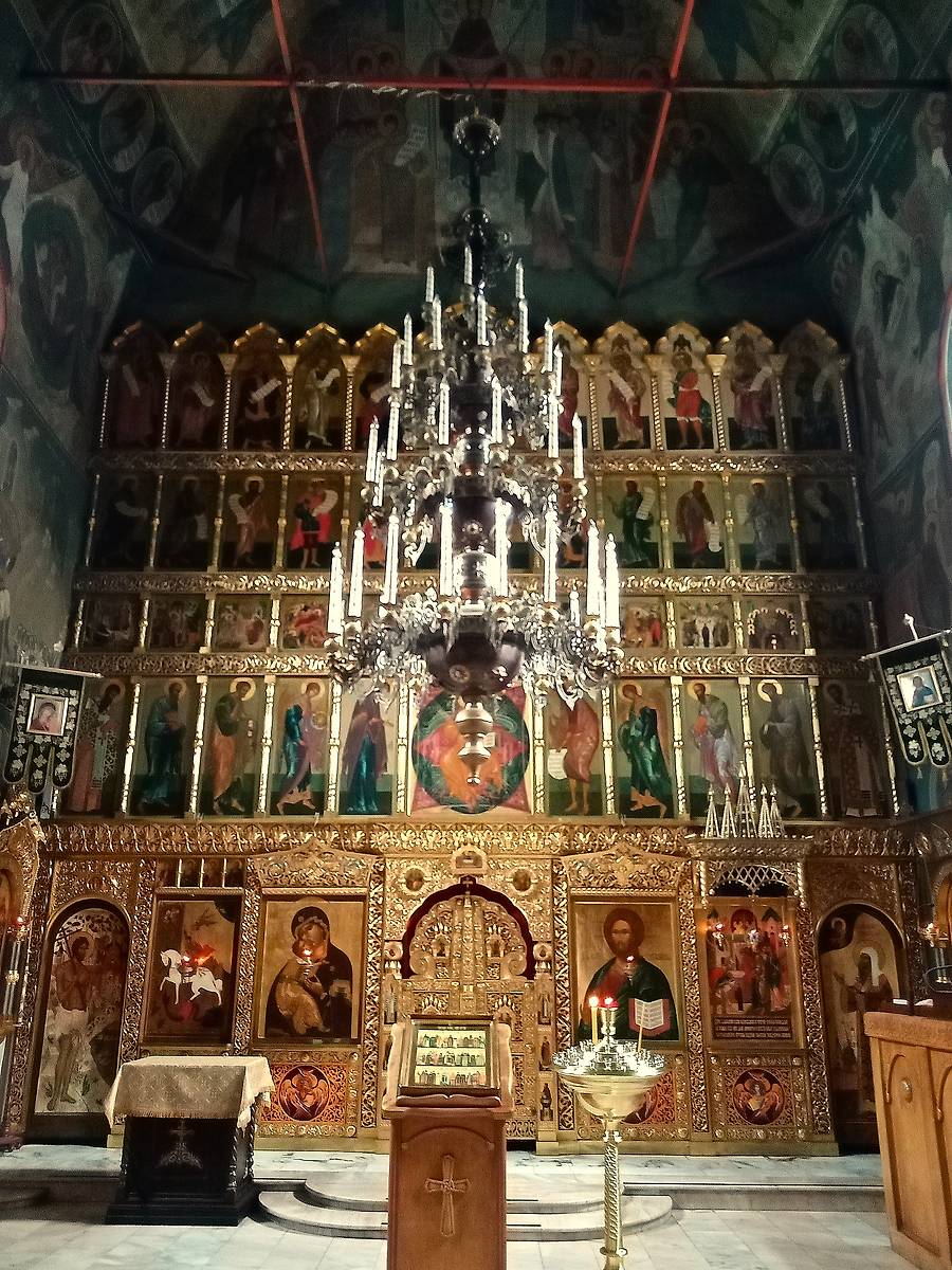 Общий вид центрального иконостаса, интерьер и убранство. Церковь Симеона Столпника на Поварской, Арбат (Центральный административный округ (ЦАО), г. Москва)