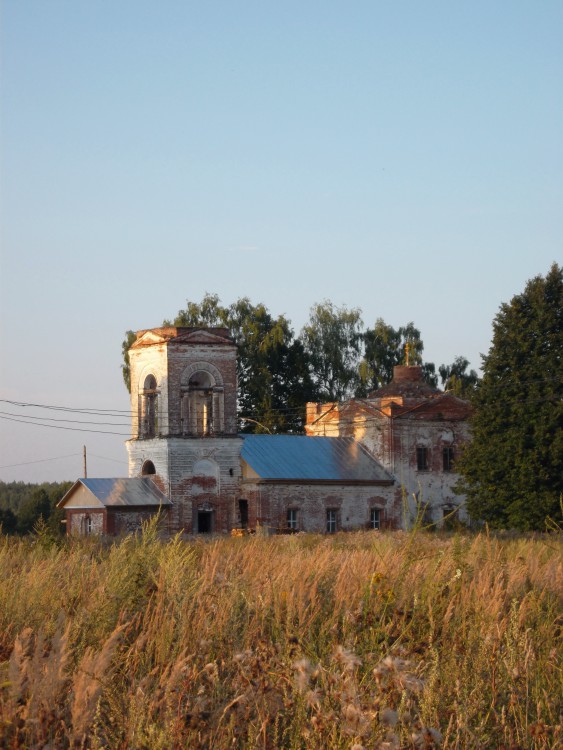 Краснознаменский. Церковь Грузинской иконы Божией Матери. фасады, Общий вид с юго-запада