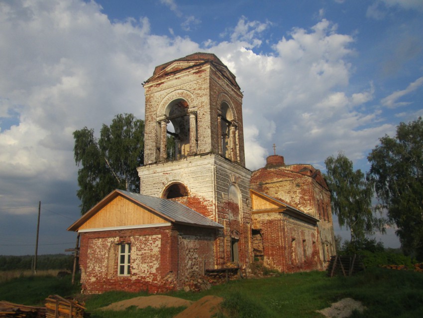 Краснознаменский. Церковь Грузинской иконы Божией Матери. фасады