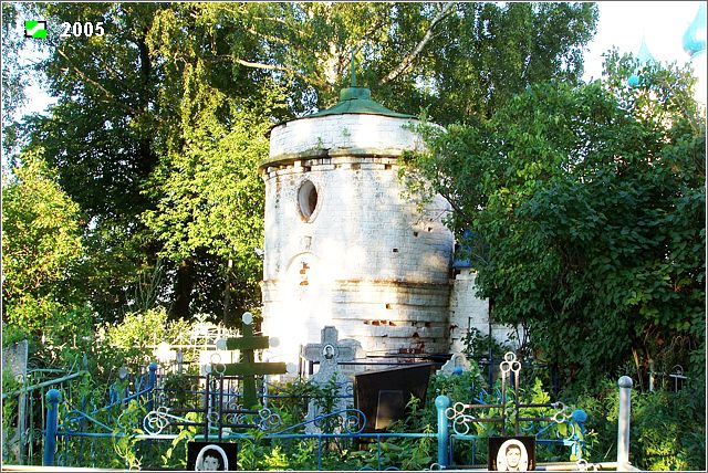 Церковь Казанской иконы Божией Матери, Усолье (Камешковский район, Владимирская область). дополнительная информация, Северо-западная башня ограды