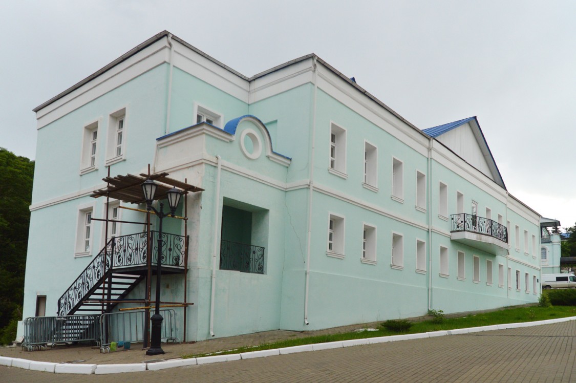 Рождества Пресвятой Богородицы Коренная пустынь, Свобода (Золотухинский район, Курская область). дополнительная информация, Игуменский корпус