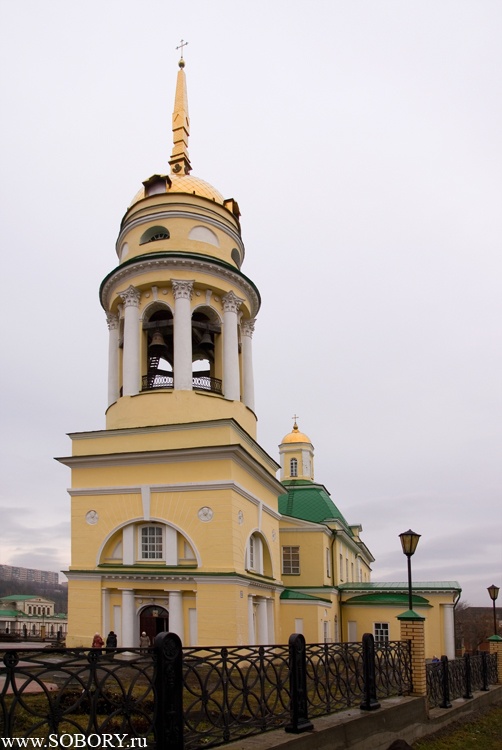 Кафедральный собор Троицы Живоначальной, Каменск-Уральский (Каменск-Уральский (город Каменск-Уральский), Свердловская область). фасады