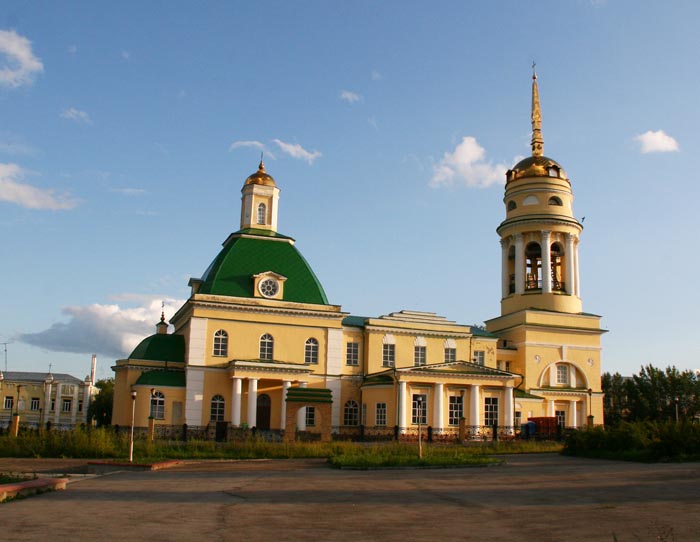 Кафедральный собор Троицы Живоначальной, Каменск-Уральский (Каменск-Уральский (город Каменск-Уральский), Свердловская область). фасады
