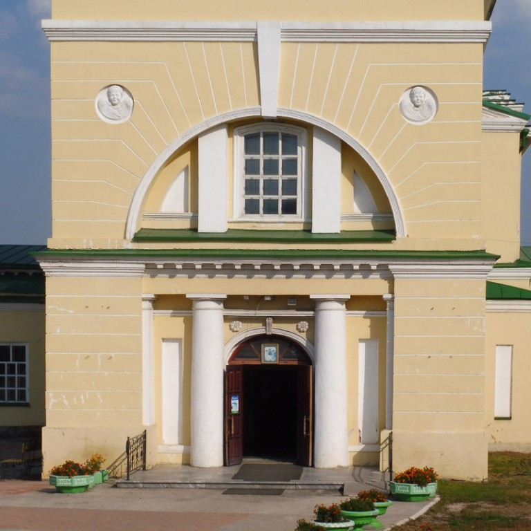 Кафедральный собор Троицы Живоначальной, Каменск-Уральский (Каменск-Уральский (город Каменск-Уральский), Свердловская область). архитектурные детали, Портал
