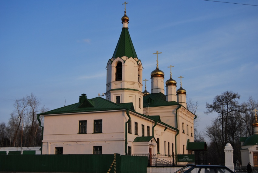 Берёзовский. Церковь Успения Пресвятой Богородицы. фасады