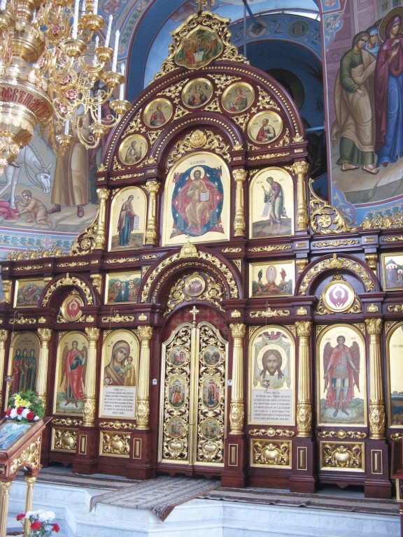 Церковь Серафима Саровского, Мысовые Челны (Набережные Челны, город, Республика Татарстан). интерьер и убранство, Иконостас храма